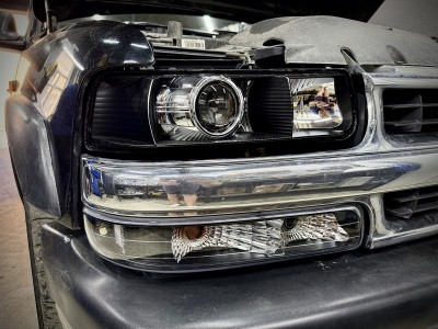 Установка Bi Led линз Chevrolet Tahoe 800