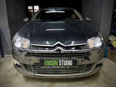 Замена линз в фарах Citroen C5 (X7). Установка Bi Led модулей.
