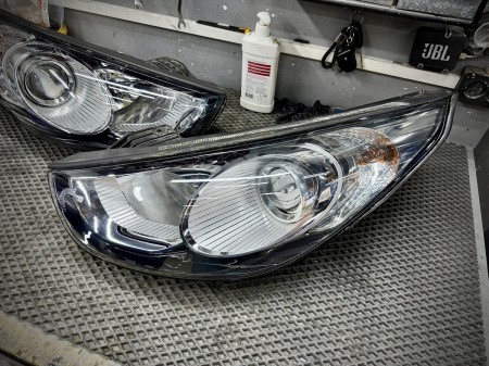 Замена стекол фар Hyundai ix35