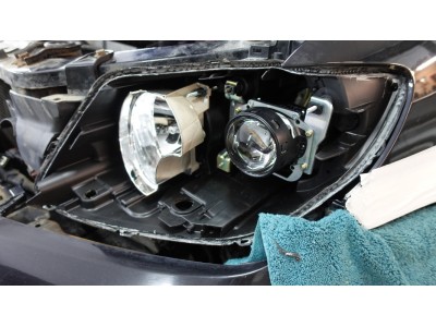Замена линз в фарах Mitsubishi Outlander на Bi Led MTF Night Assistant Progressive