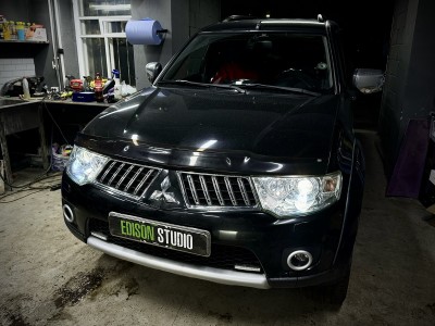Замена линз в фарах Mitsubishi Pajero Sport 2 на Bi Led MTF Cyber Light