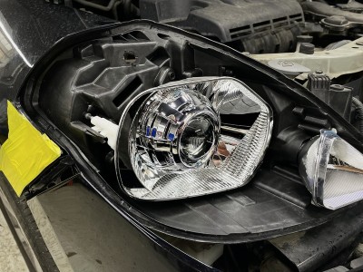 Установка Bi Led линз MTF Technik Division в фары Nissan Tiida C11