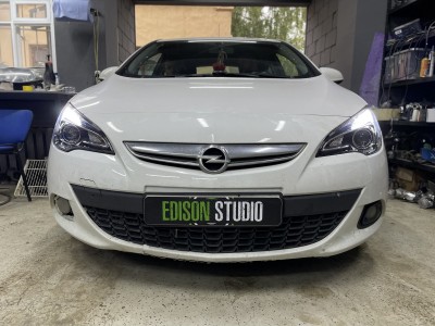 Замена линз в фарах Opel Astra J GTC. Установка светодиодных Bi Led модулей.