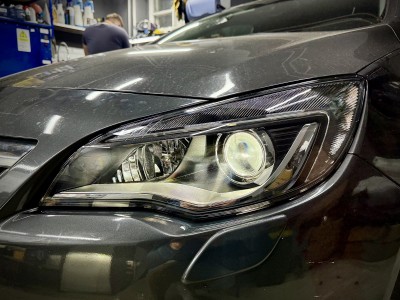 Замена стекол фар Opel Astra J