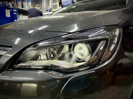 Замена стекол фар Opel Astra J
