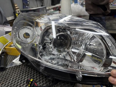 Установка линз в фары Renault Sandero