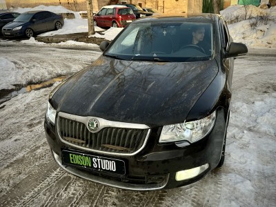 Замена линз в фарах Skoda Superb 2 на Bi Led MTF Cyber Light