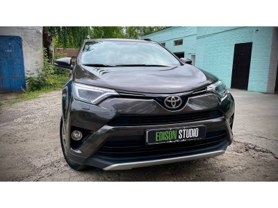 Полировка и бронирование фар Toyota RAV4 XA40 рестайлинг