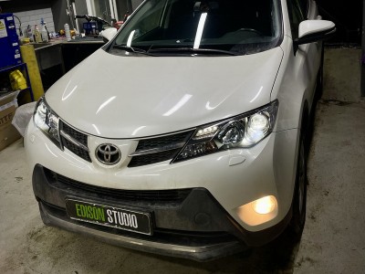 Замена линз в фарах Toyota RAV4 XA40