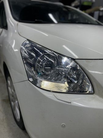 Установка ДХО в фары Toyota Verso