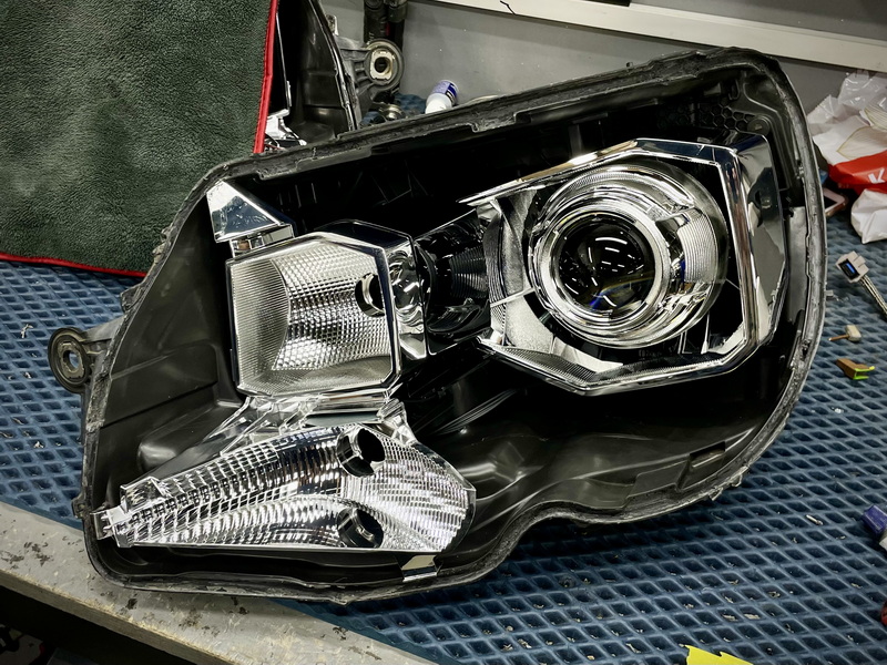 Установка Bi Led линз MTF Cyber Light в фары Volkswagen Caravelle T6в ...